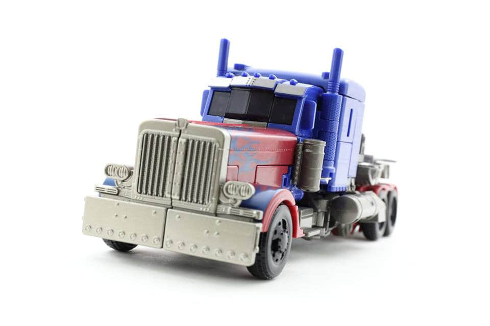 Red blue prime robot truck form semi transformation mode Red blue prime robot truck form semi transformation mode