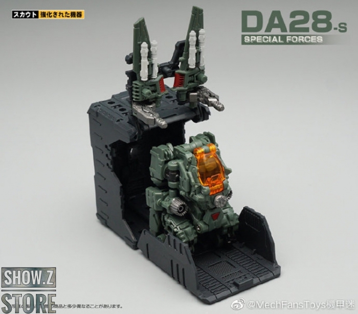 Green mecha in fortified position with additional weapon platforms Green mecha in fortified position with additional weapon platforms
