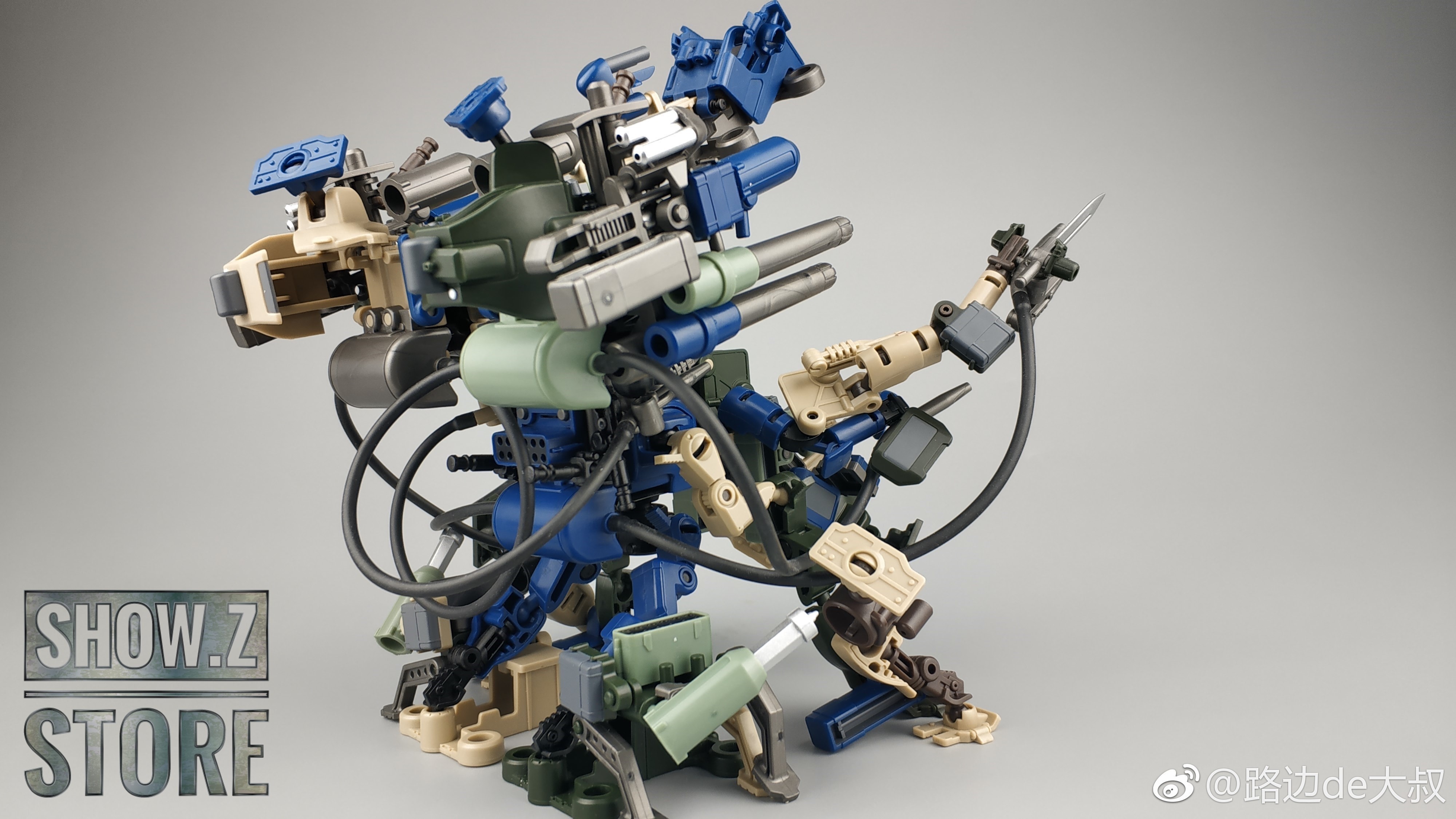 Rihio Multiabyss MM002 V-Link blue white combination assembled robot Rihio Multiabyss MM002 V-Link blue white combination assembled robot
