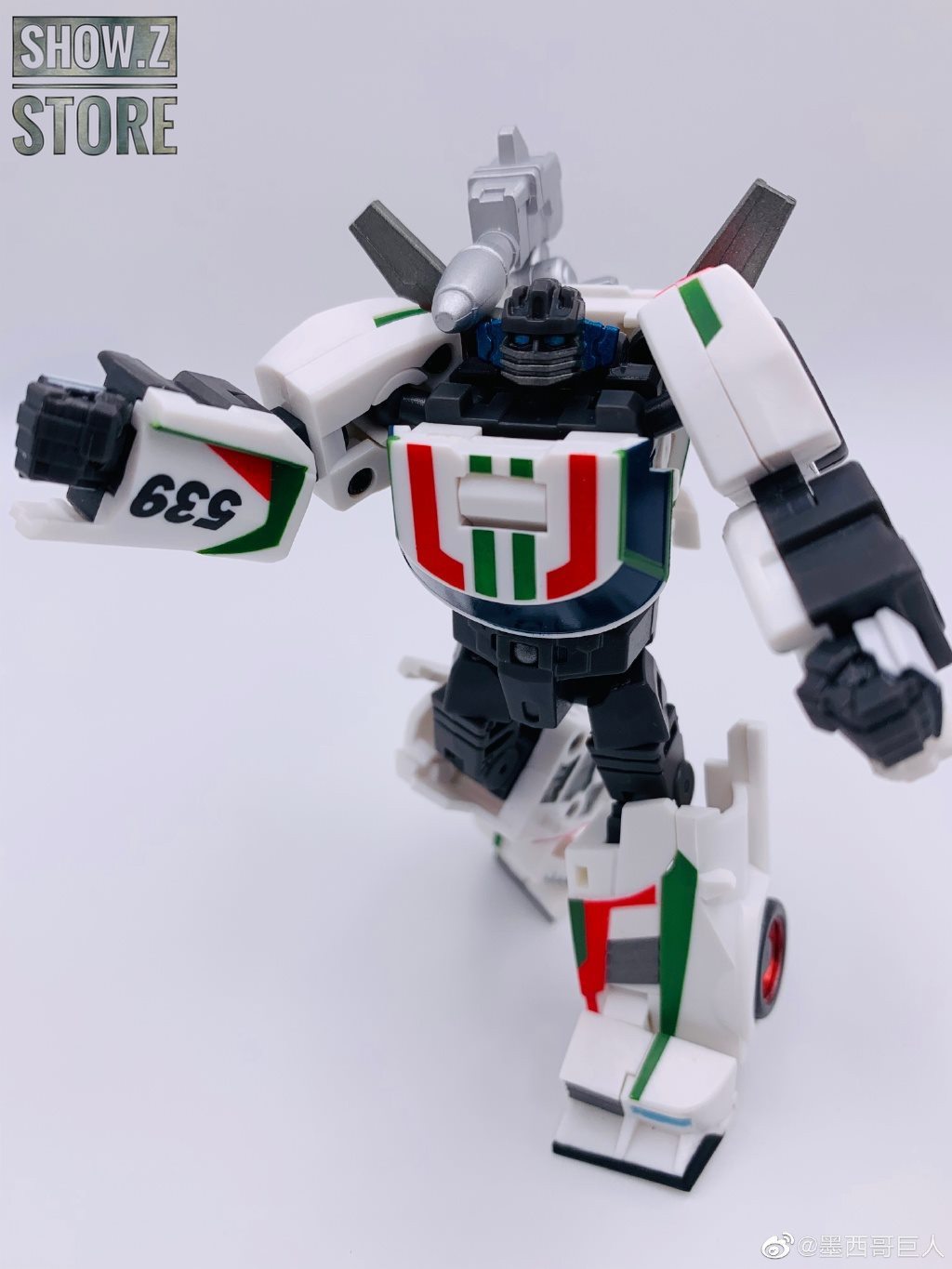 IronFactory Wheeljack action figure with detailed molded armor and racing stripes IronFactory Wheeljack action figure with detailed molded armor and racing stripes