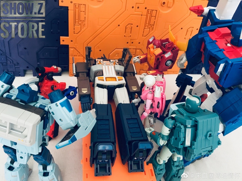 Magic Square MS-01S Light of Freedom Optimus Prime Sleek version Magic Square MS-01S Light of Freedom Optimus Prime Sleek version