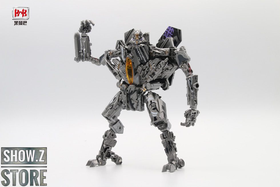 Starscream oversized mech in flight mode Starscream oversized mech in flight mode