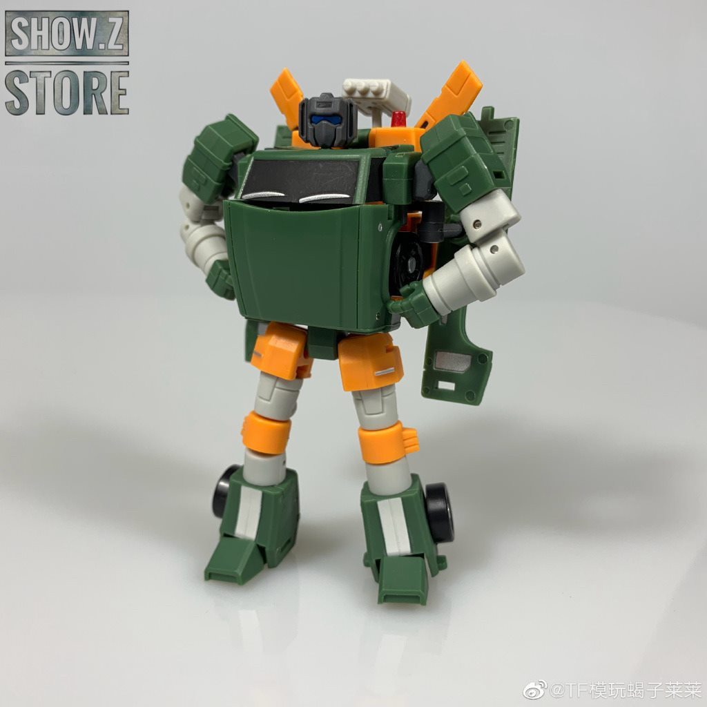 Magic Square MS-B10 Crane Hoist green and orange robot toy figure Magic Square MS-B10 Crane Hoist green and orange robot toy figure