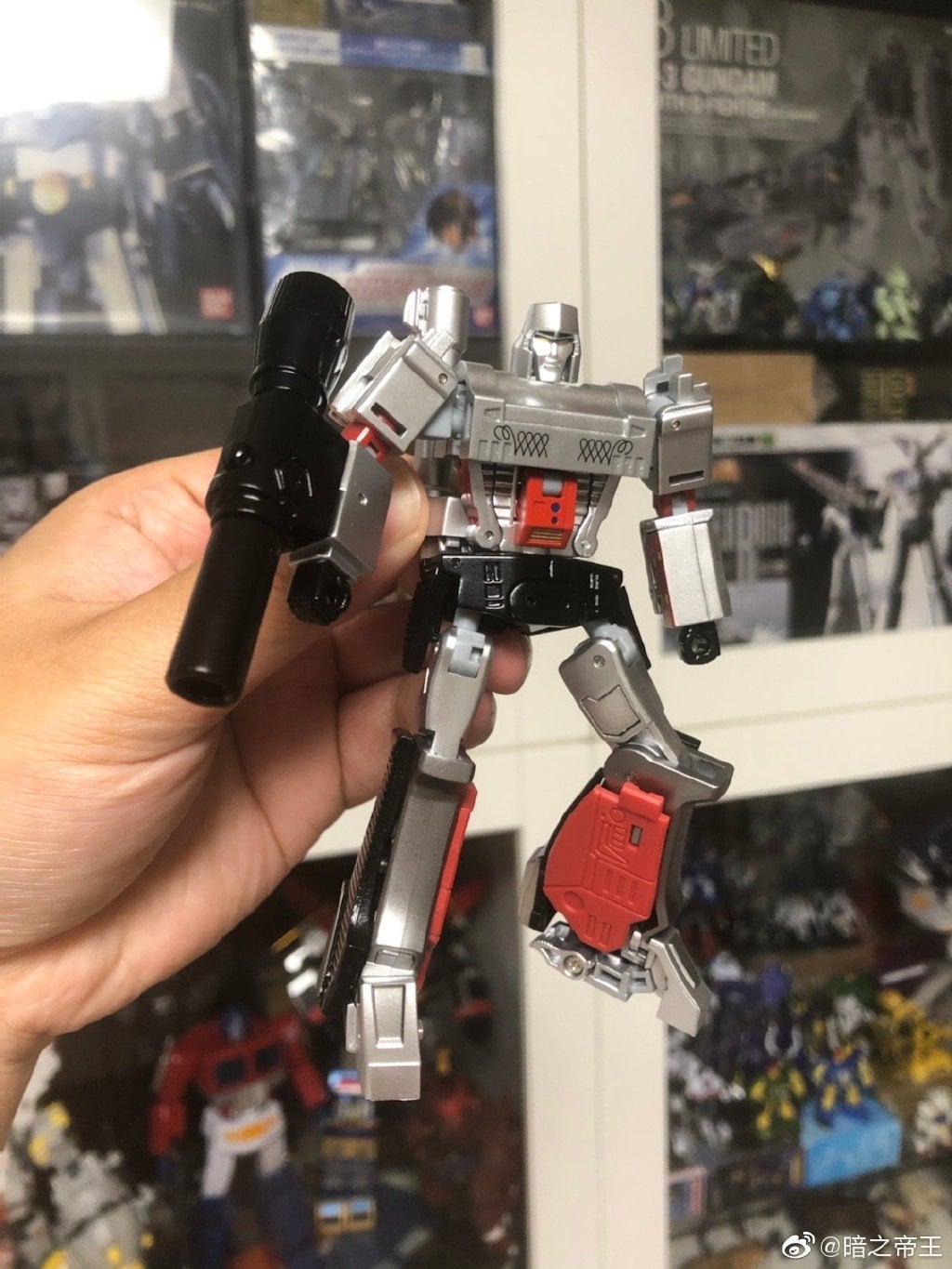 Combat-ready pose displaying articulation and detailed paint applications Combat-ready pose displaying articulation and detailed paint applications