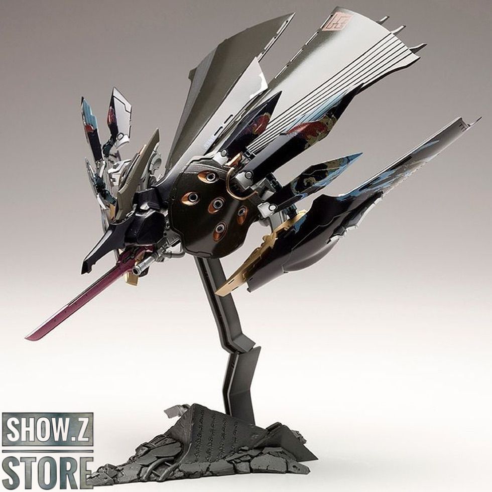 Side profile of black Ikaruga mecha with fully deployed wings Side profile of black Ikaruga mecha with fully deployed wings