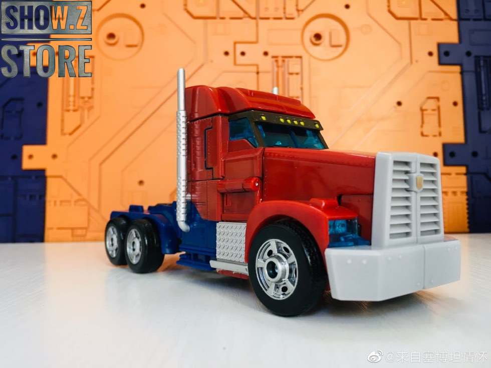 Attack Optimus Prime robot figure showing full body articulation pose Attack Optimus Prime robot figure showing full body articulation pose
