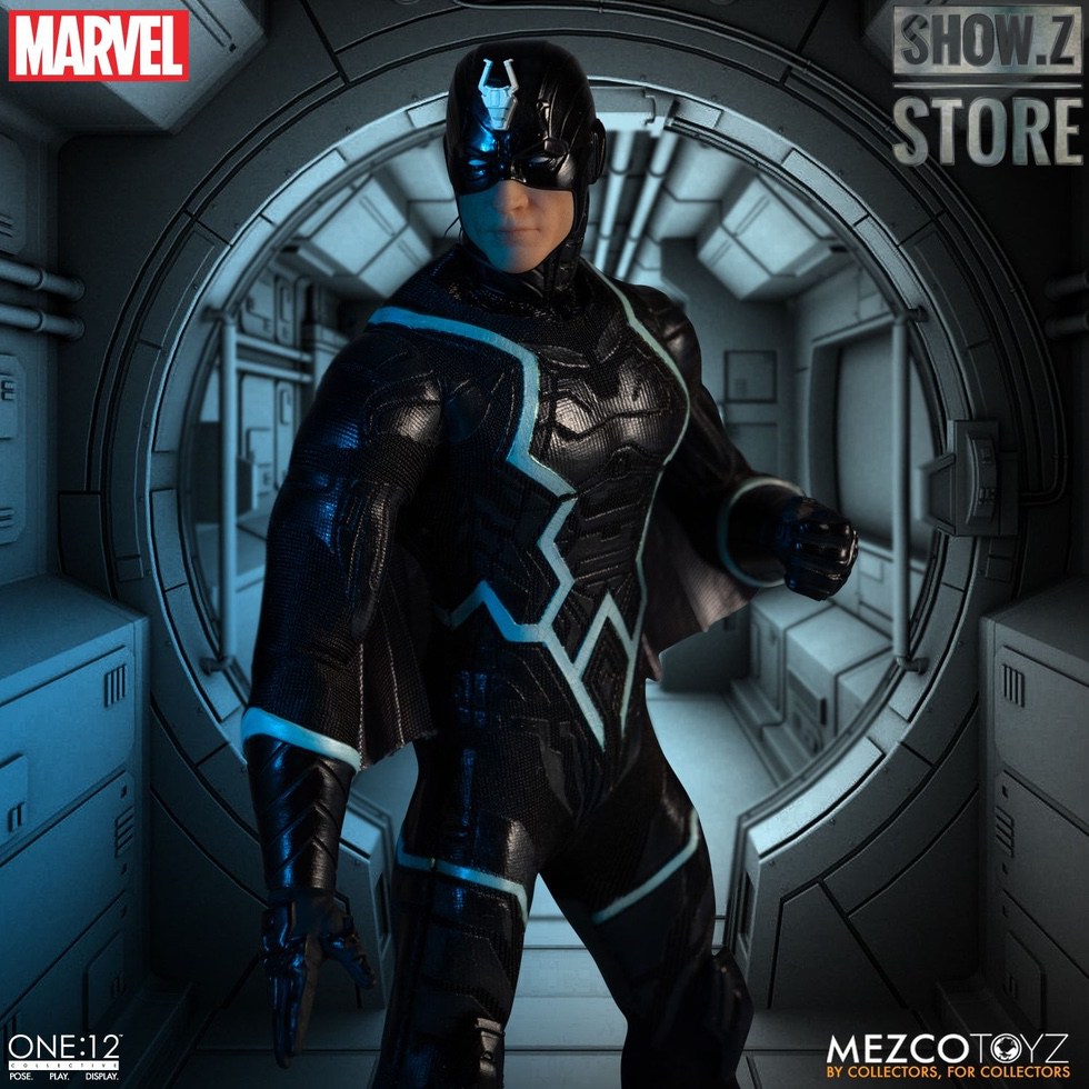 Marvel One:12 Black Bolt in black and white armor with helmet detail Marvel One:12 Black Bolt in black and white armor with helmet detail