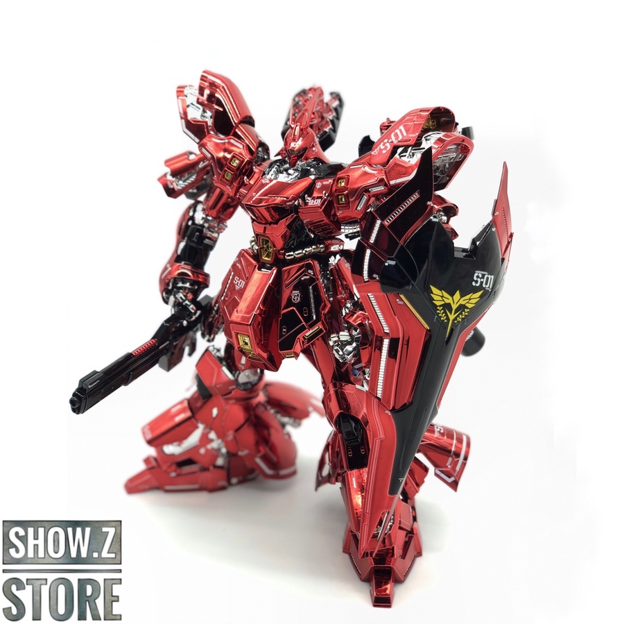 Bandai MG Sazabi red mobile suit with black accents Bandai MG Sazabi red mobile suit with black accents
