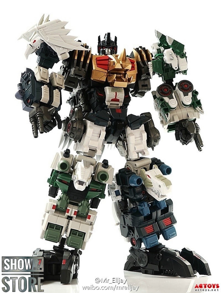 Ryu-Oh combined transformer figure with dinosaur components and tactical weaponry Ryu-Oh combined transformer figure with dinosaur components and tactical weaponry