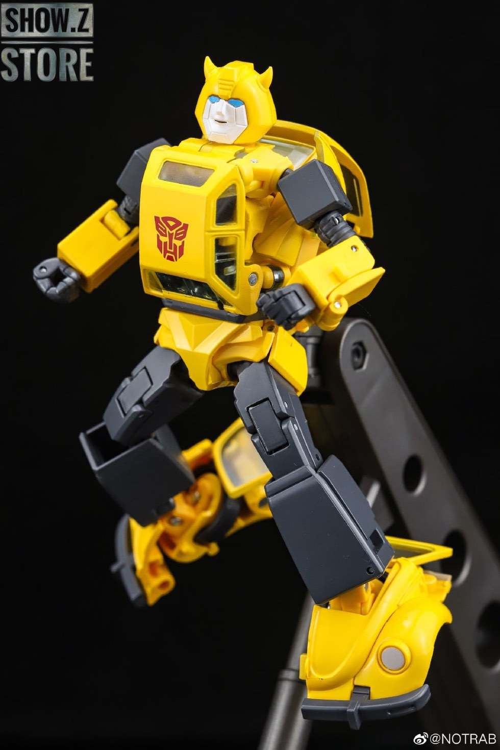 Bumblebee robot showing transformation mechanics and articulation Bumblebee robot showing transformation mechanics and articulation