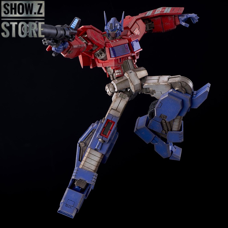 Flame Toys IDW Optimus Prime red blue articulated poseable figure Flame Toys IDW Optimus Prime red blue articulated poseable figure