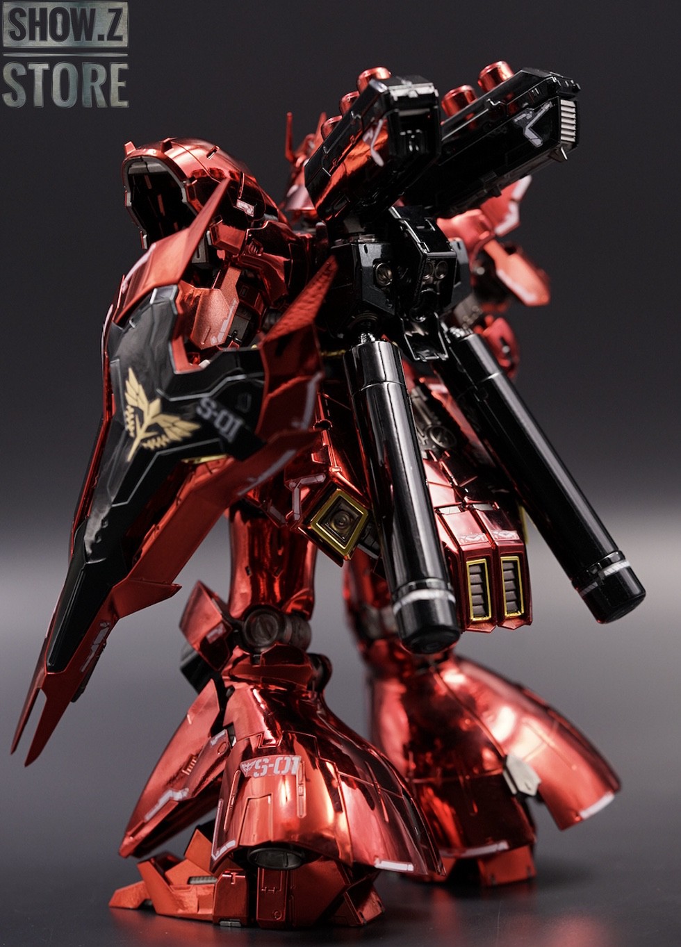 MG Sazabi red Gundam model backpose articulation MG Sazabi red Gundam model backpose articulation