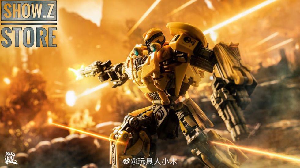 Yellow Green Hornet in combat stance with extended weapons Yellow Green Hornet in combat stance with extended weapons