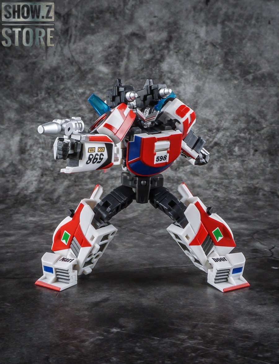 IronFactory Dustfog mecha in dynamic action pose with articulated joints displayed IronFactory Dustfog mecha in dynamic action pose with articulated joints displayed