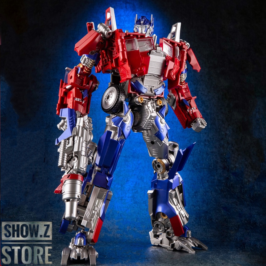 Red and blue Optimus Prime oversized mech robot figure Red and blue Optimus Prime oversized mech robot figure