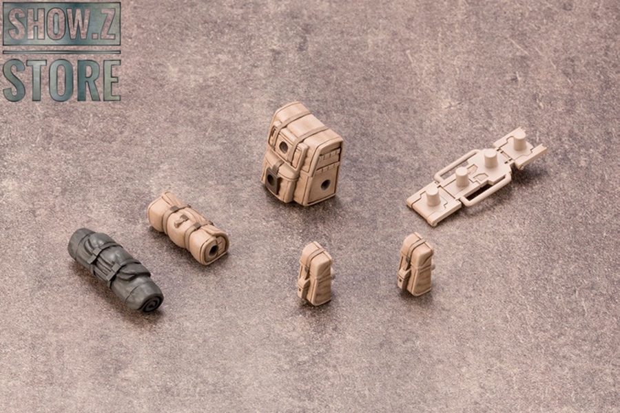 Detailed 1/24 scale mechanical robot model with accessories Detailed 1/24 scale mechanical robot model with accessories