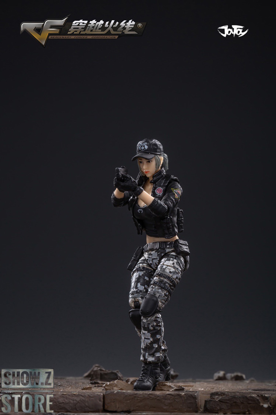 Front-facing combat ready position with full gear displayed Front-facing combat ready position with full gear displayed