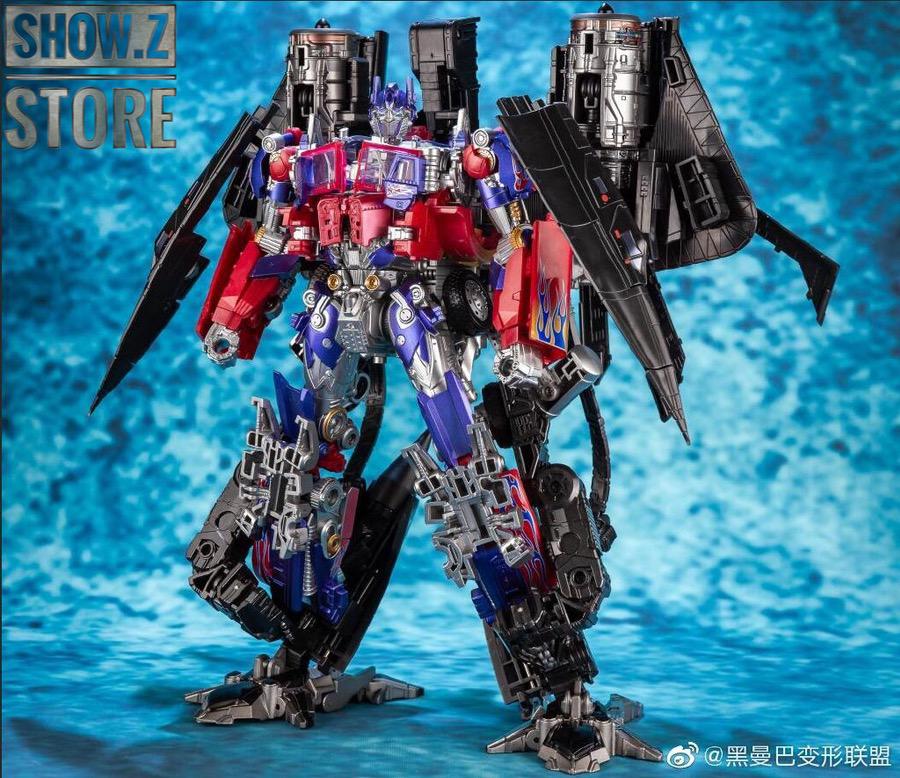 Aoyi LS-14 Optimus Prime robot showing vehicle and robot mode transformation Aoyi LS-14 Optimus Prime robot showing vehicle and robot mode transformation