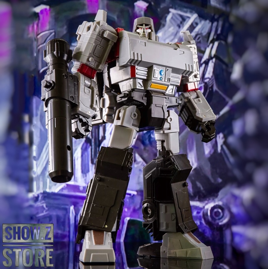 Aoyi Mech H6002-10B oversized Megatron red and blue robot with cannon Aoyi Mech H6002-10B oversized Megatron red and blue robot with cannon