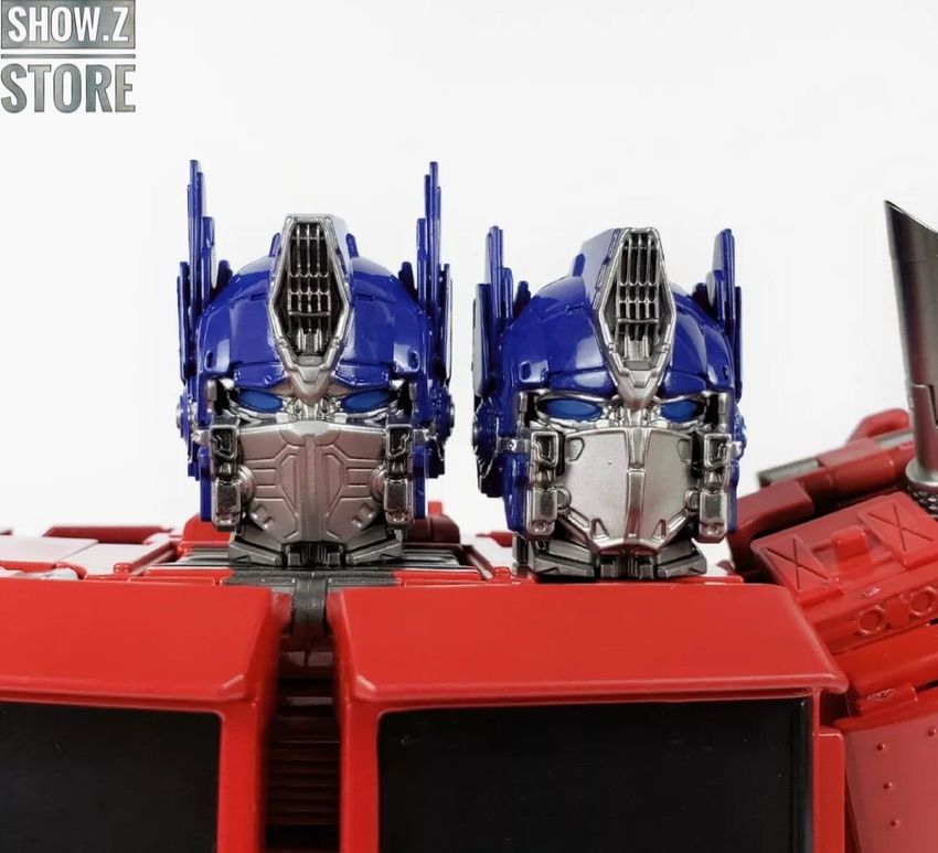Large red and blue robot figure tactical commander design Large red and blue robot figure tactical commander design