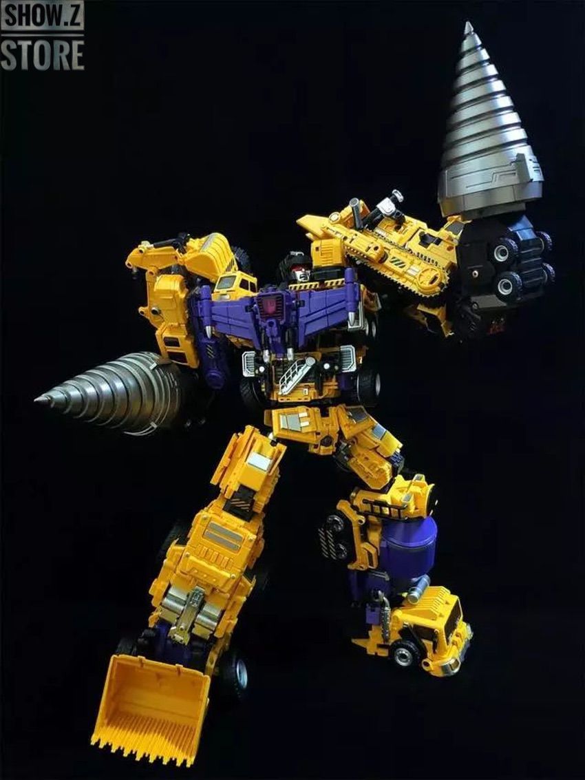 Daban Gravity Builder set displaying various yellow and blue construction vehicle robots Daban Gravity Builder set displaying various yellow and blue construction vehicle robots