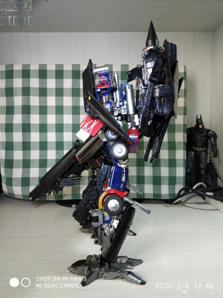 Aoyi LS-15 Jetfire robot with turquoise wings and complete transformation display Aoyi LS-15 Jetfire robot with turquoise wings and complete transformation display