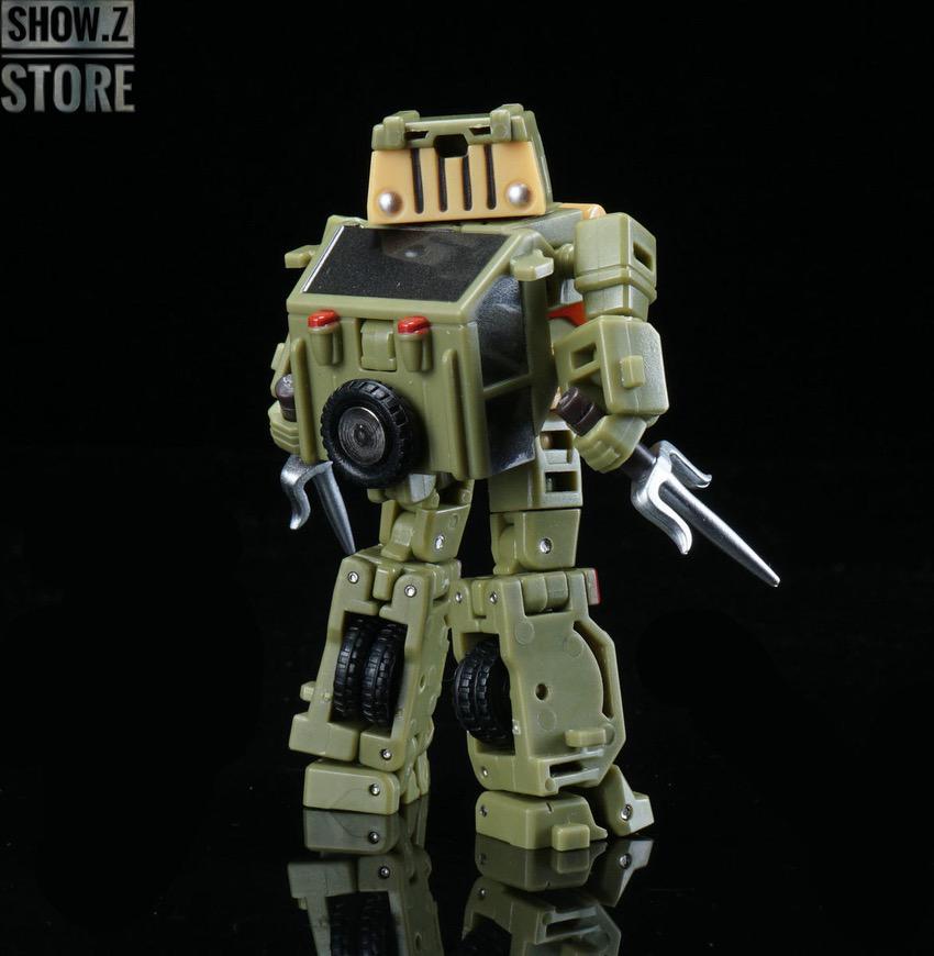 Newage H19N pizza-themed robot in vehicle mode transformation Newage H19N pizza-themed robot in vehicle mode transformation