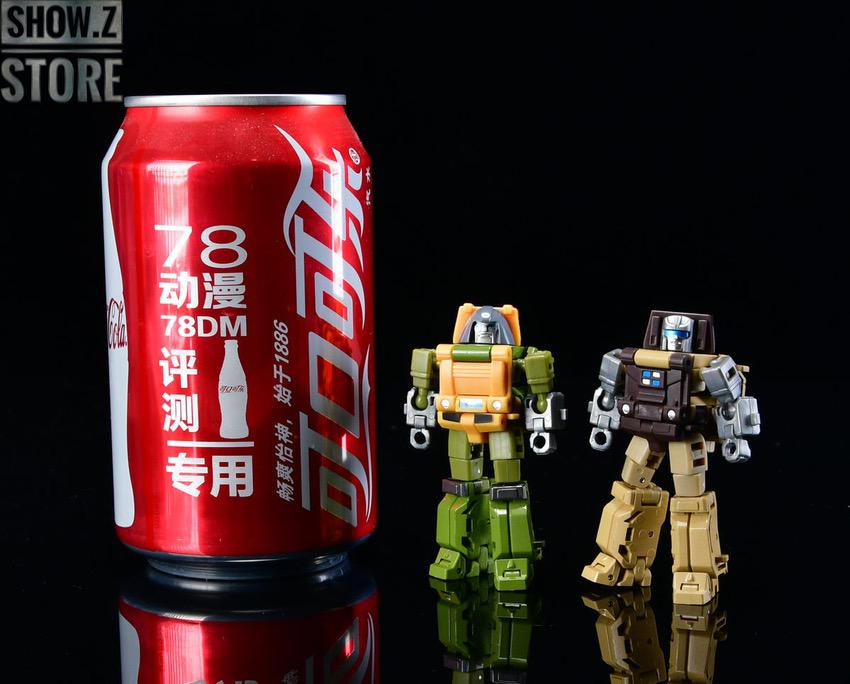 Mini transformer set with multiple robot figures Mini transformer set with multiple robot figures