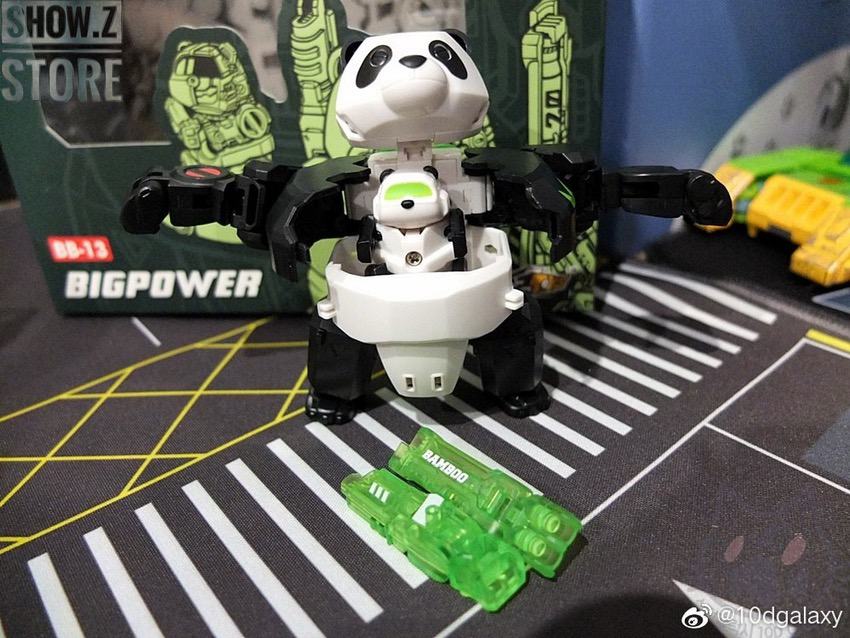 52Toys BeastBox BB-13 Bigpower front pose with mechanical details 52Toys BeastBox BB-13 Bigpower front pose with mechanical details