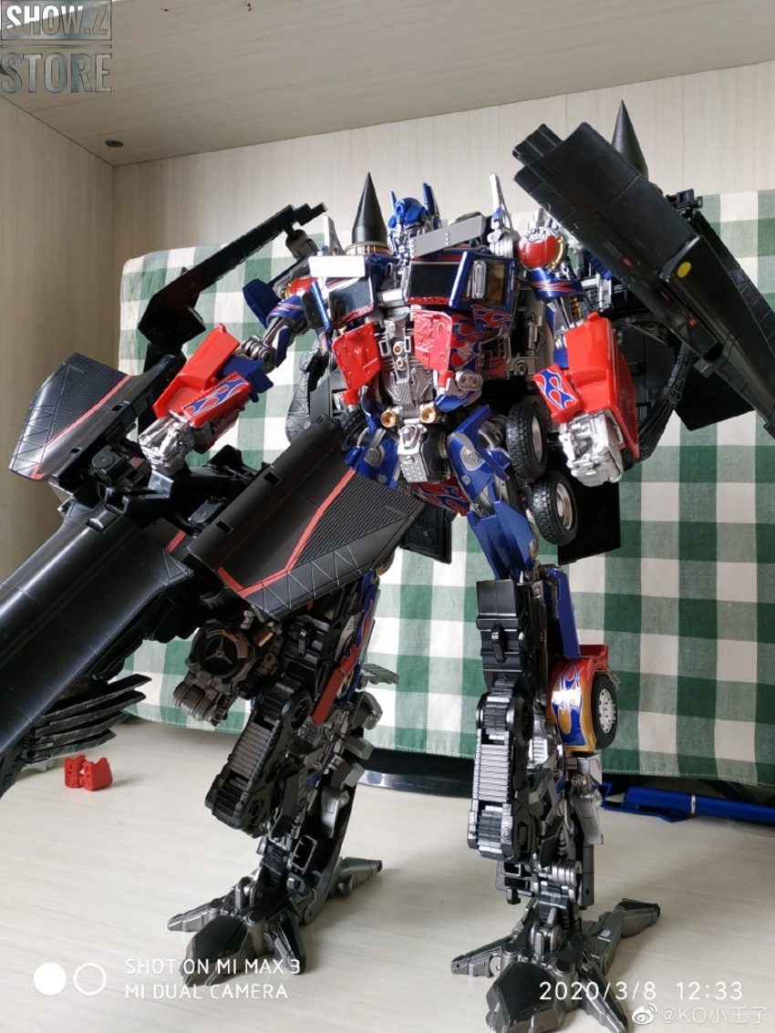 Aoyi Mech LS-15 oversized Jetfire robot with blue and gold jet armor Aoyi Mech LS-15 oversized Jetfire robot with blue and gold jet armor
