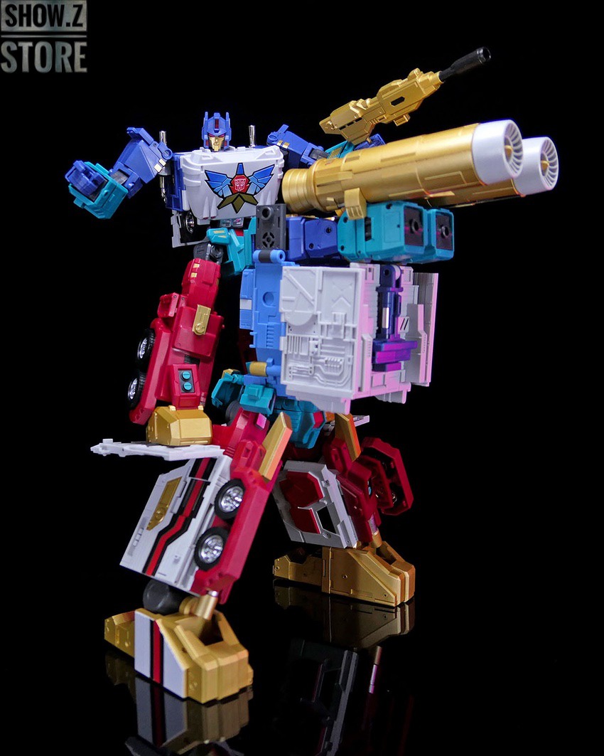 Lightning Eagle Thunderclash robot with dual cannon barrel weapons Lightning Eagle Thunderclash robot with dual cannon barrel weapons