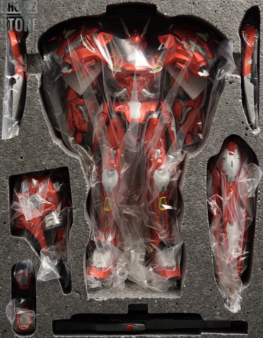 Gerbera Gundam mobile suit with extended flight systems deployed Gerbera Gundam mobile suit with extended flight systems deployed