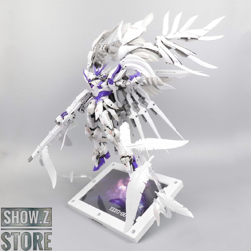 Moxin MG 1/100 XXXG-00W0 Wing Gundam Zero in white and purple Moxin MG 1/100 XXXG-00W0 Wing Gundam Zero in white and purple