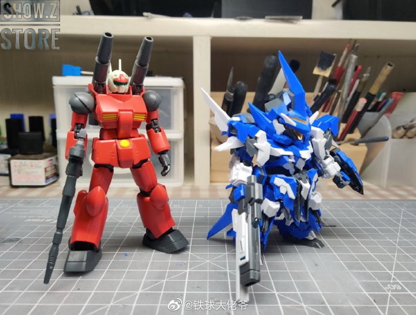 Complete mecha set with multiple character units Complete mecha set with multiple character units