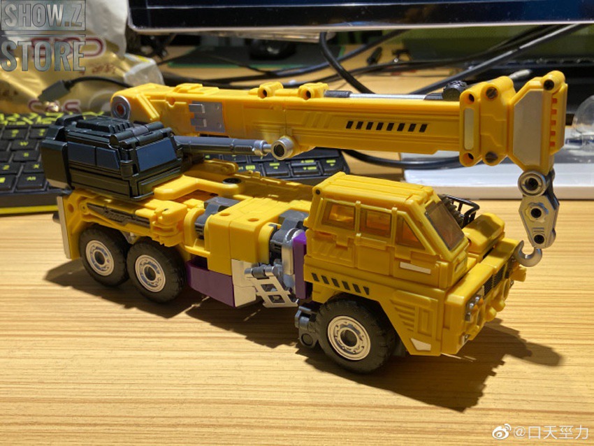 JinBao yellow builder devastator robot transformation toy JinBao yellow builder devastator robot transformation toy