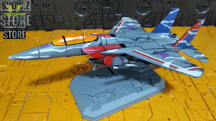 Cell shaded Starscream mecha with weapon loadout Cell shaded Starscream mecha with weapon loadout