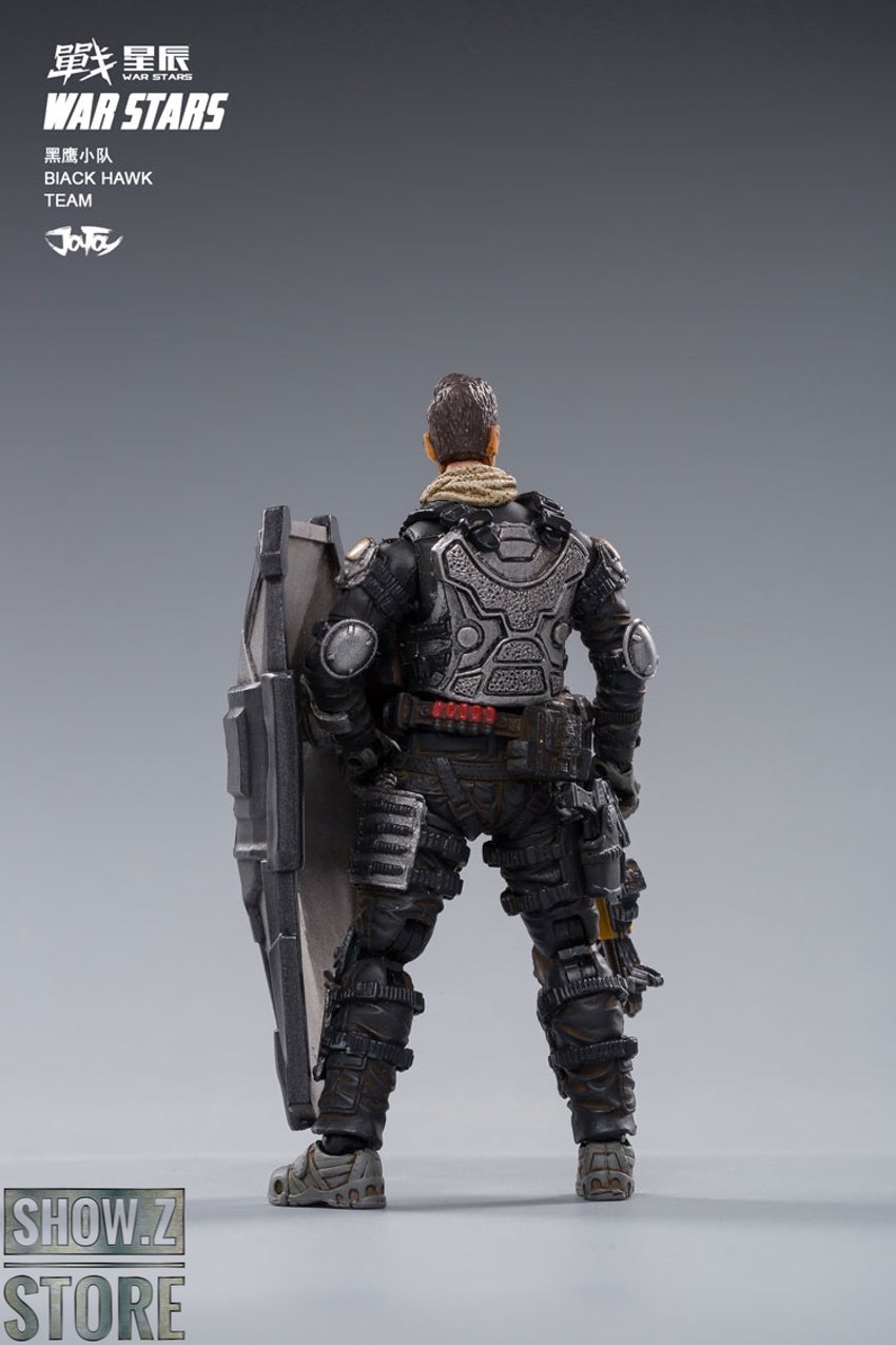 JoyToy War Stars Starhawk soldier holding helmet weapon gear equipped JoyToy War Stars Starhawk soldier holding helmet weapon gear equipped