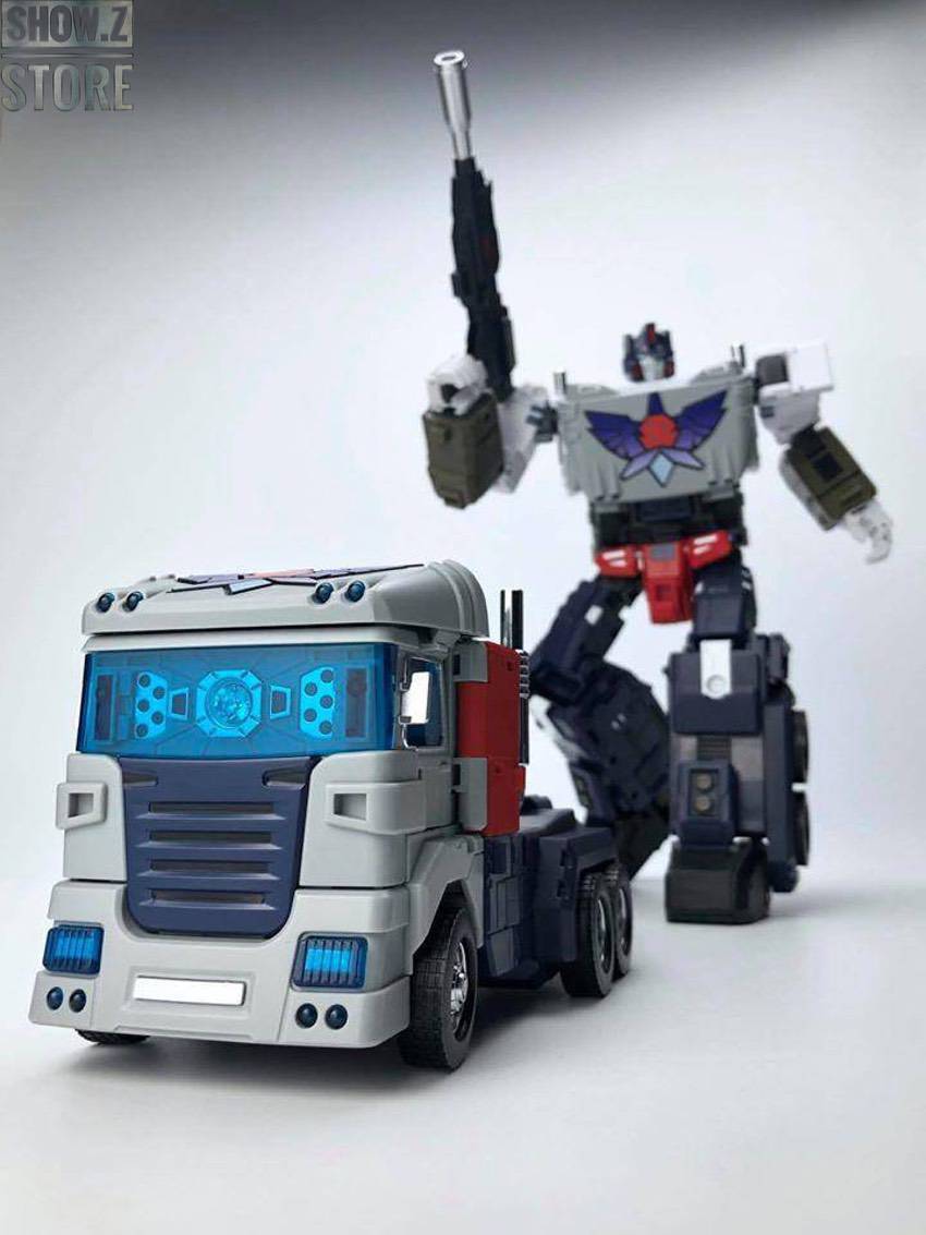 FansHobby Machine Eagle leader robot fully transformed to military truck FansHobby Machine Eagle leader robot fully transformed to military truck