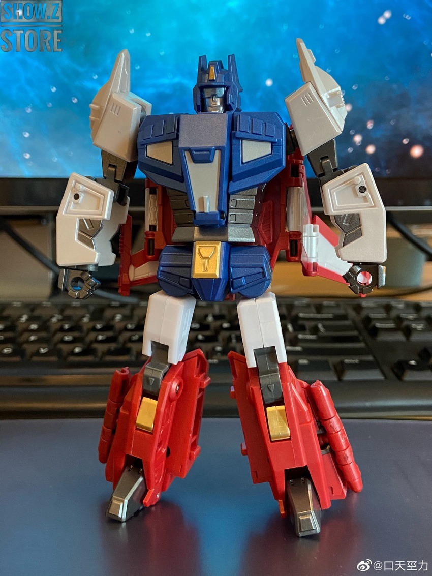 IronTrans IR-V01 Star Blade Star Saber G1 transformer red and white robot dynamic pose IronTrans IR-V01 Star Blade Star Saber G1 transformer red and white robot dynamic pose