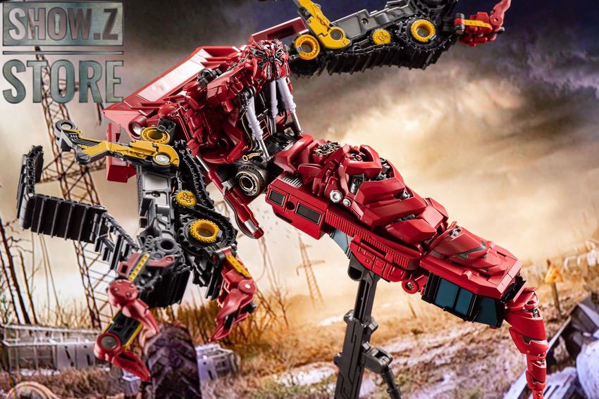 Large scale red transformation robot with dynamic action pose and accessories Large scale red transformation robot with dynamic action pose and accessories