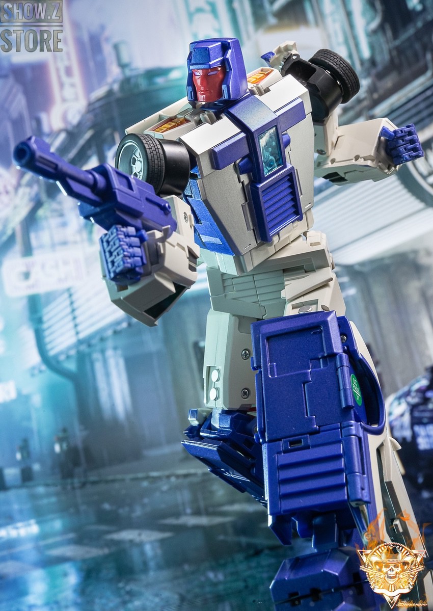 FansToys FT-31C Spoiler Breakdown articulated humanoid pose with extended arm weapons FansToys FT-31C Spoiler Breakdown articulated humanoid pose with extended arm weapons