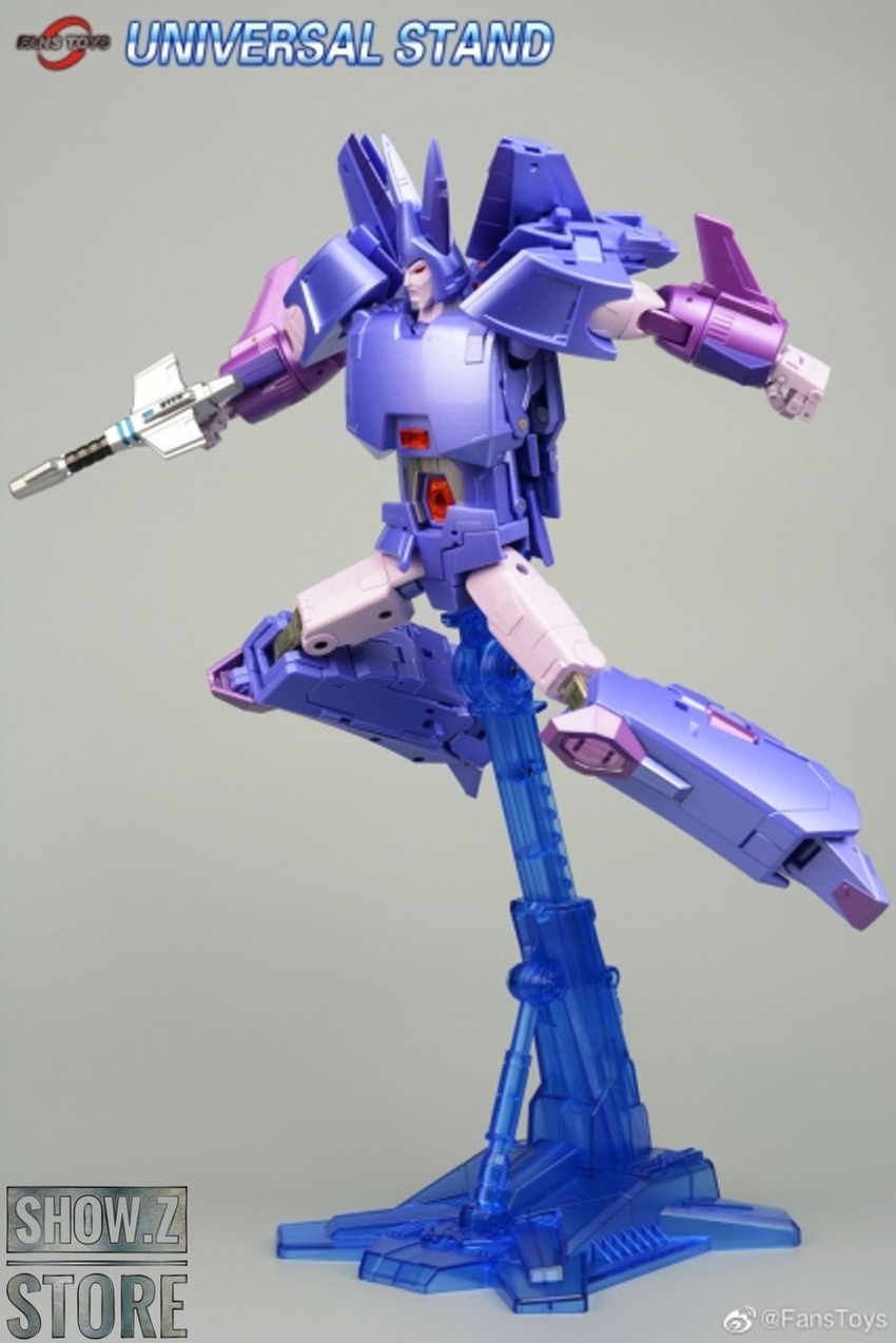 FansToys universal stand with articulated figure in dynamic pose FansToys universal stand with articulated figure in dynamic pose