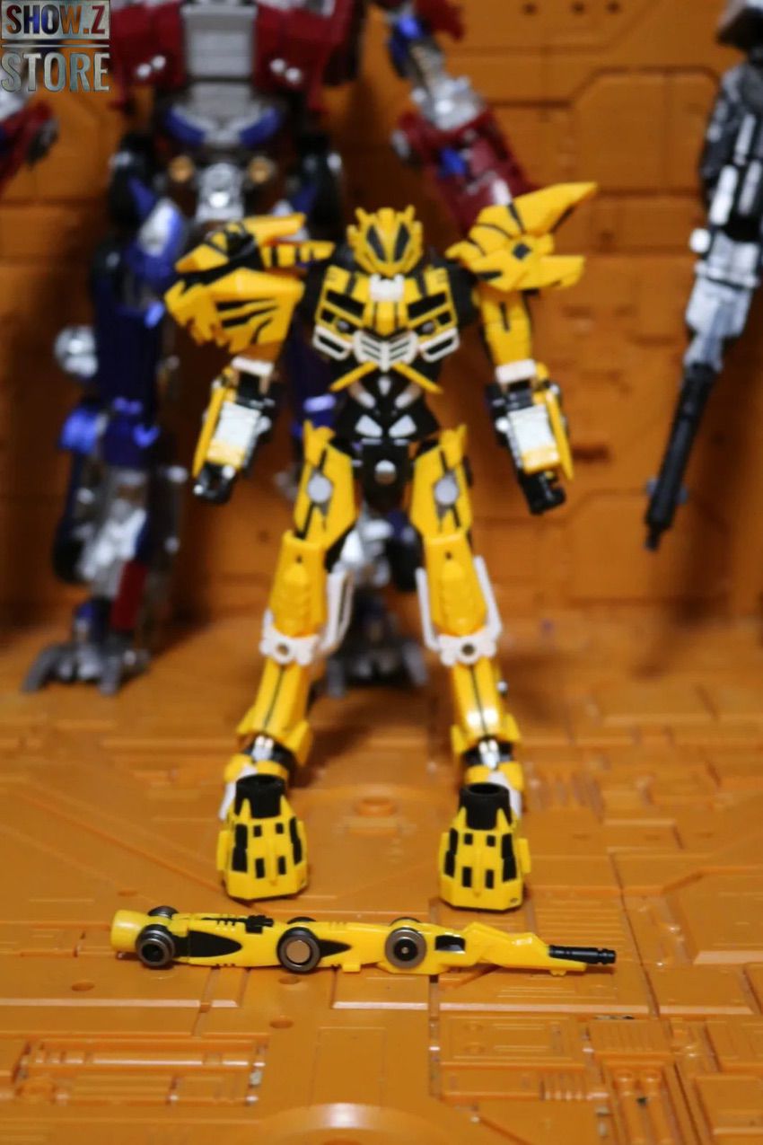 Yellow transformer robot detailed weathered rust paint finish ready Yellow transformer robot detailed weathered rust paint finish ready