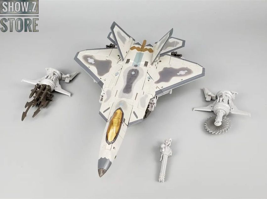 Hasbro MPM-10 Starscream jet aircraft robot form Hasbro MPM-10 Starscream jet aircraft robot form