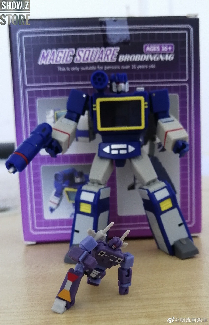 Blue grey purple Soundwave cassette robot figure Blue grey purple Soundwave cassette robot figure