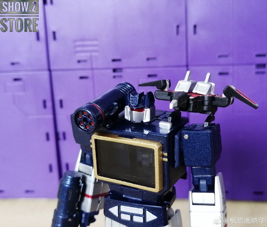 Magic Square Soundwave robot with accessories detail Magic Square Soundwave robot with accessories detail