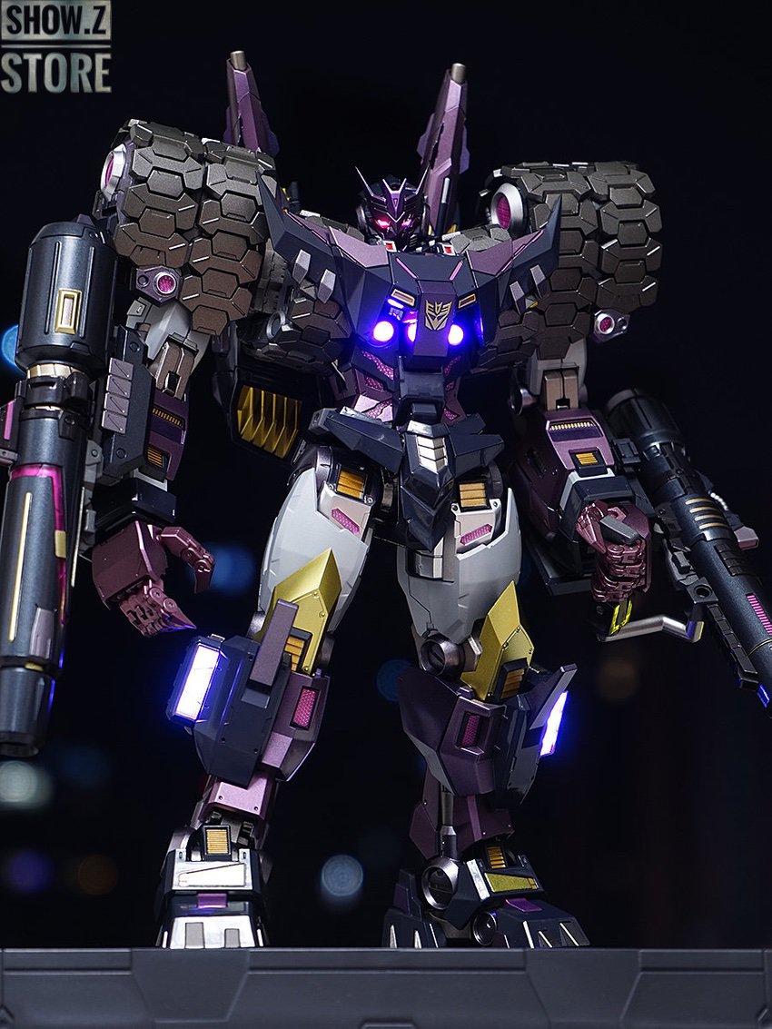 White red jet mode Tarn Glitch with cannon on stand White red jet mode Tarn Glitch with cannon on stand