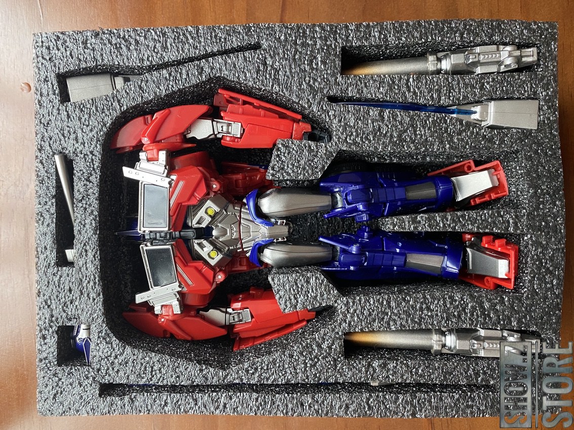 APC Toys Attack Prime Optimus repaint red blue robot APC Toys Attack Prime Optimus repaint red blue robot