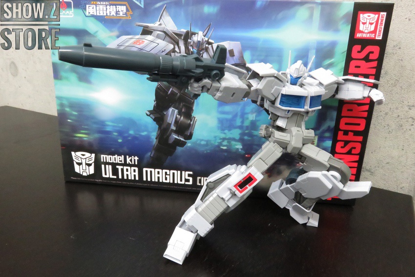 Flame Toys Furai Ultra Magnus assembled model with dynamic weapon display Flame Toys Furai Ultra Magnus assembled model with dynamic weapon display