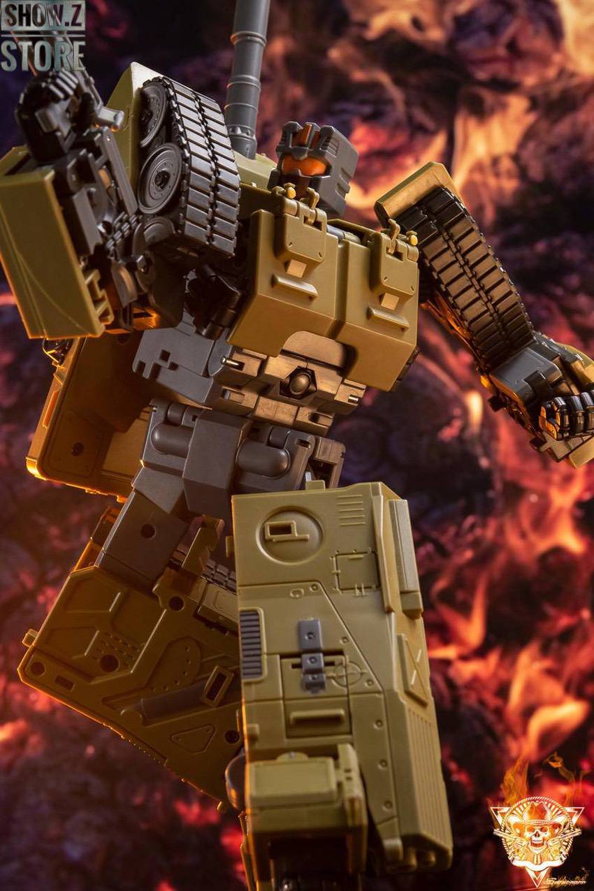 Combiner robot in firing position with extended heavy weaponry Combiner robot in firing position with extended heavy weaponry